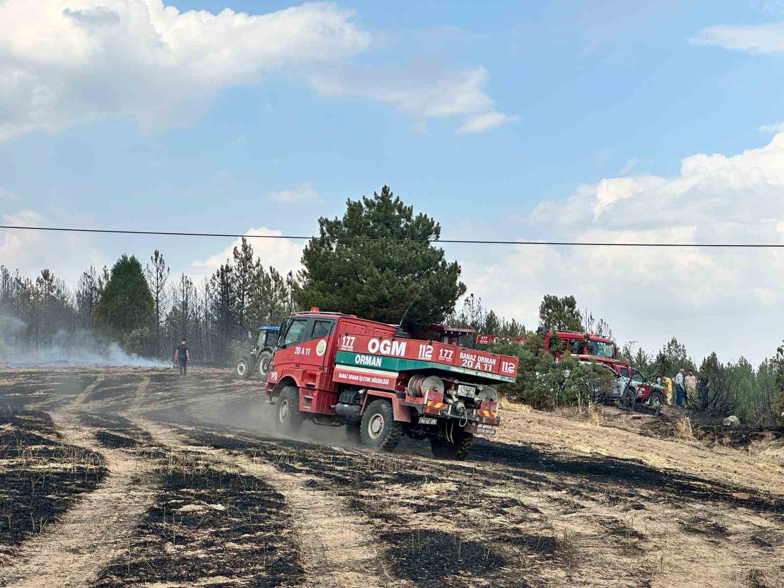 Uşak’ta ormanlık alana sıçrayan yangın söndürüldü 