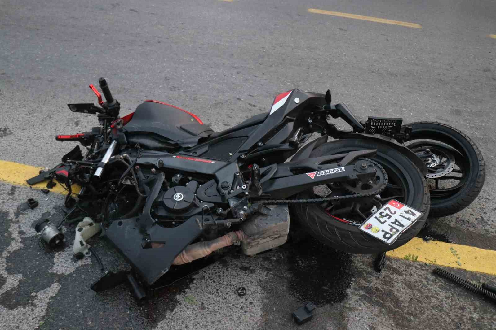 Motosikletle kafa kafaya çarpıştı ardından cipe çarptı: 1 ölü 
