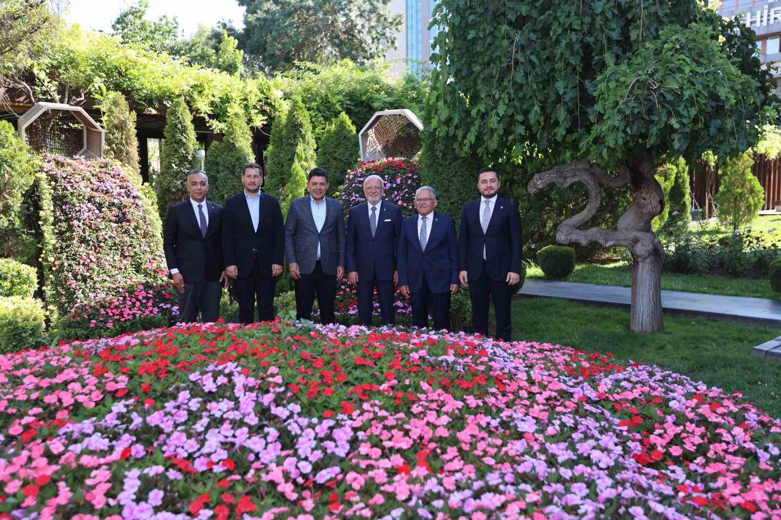 Genel Başkan Vekili Elitaş ve Bakan Yardımcısı Boyraz’dan Başkan Büyükkılıç’a ziyaret 