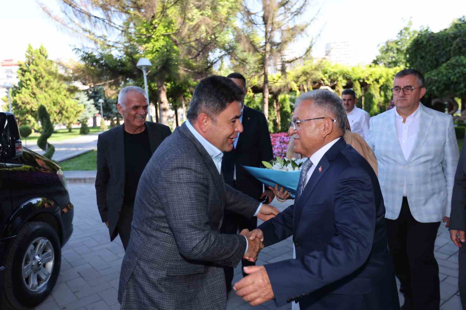 Genel Başkan Vekili Elitaş ve Bakan Yardımcısı Boyraz’dan Başkan Büyükkılıç’a ziyaret 