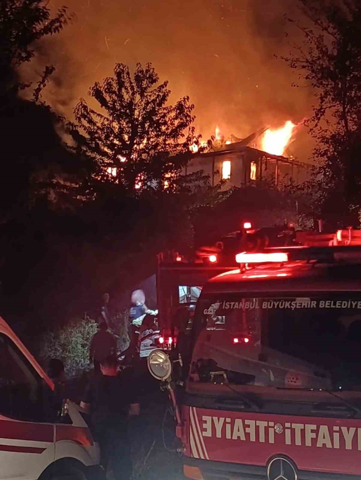 Şile’de alkollü şahıs kaldığı evi yaktı 