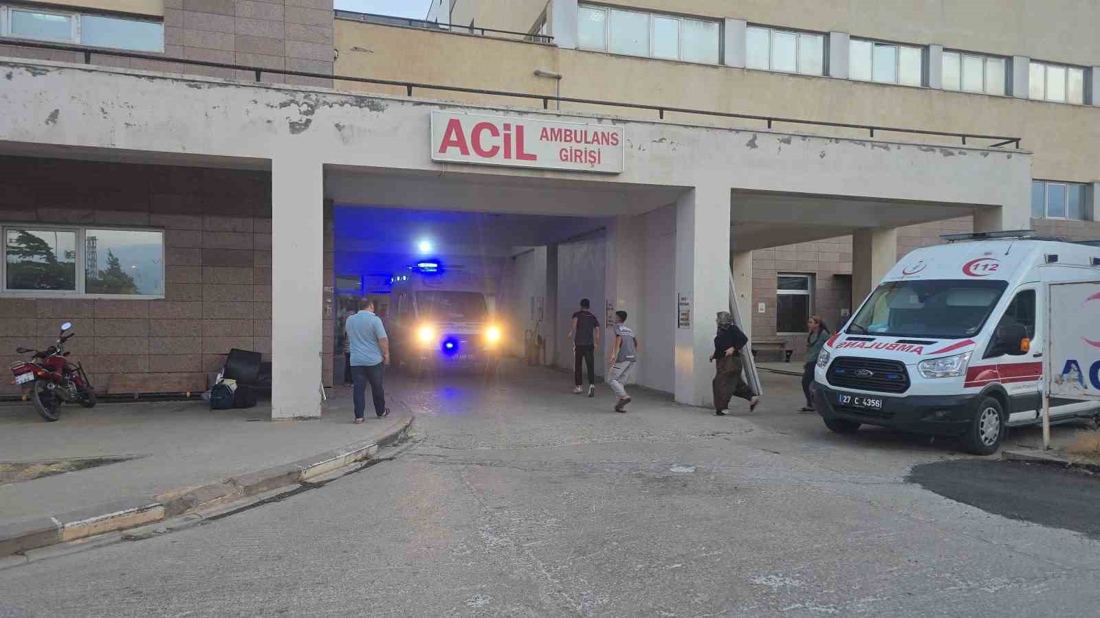Gaziantep’te motosiklet ile araç çarpıştı: 1 ölü, 3 yaralı 
