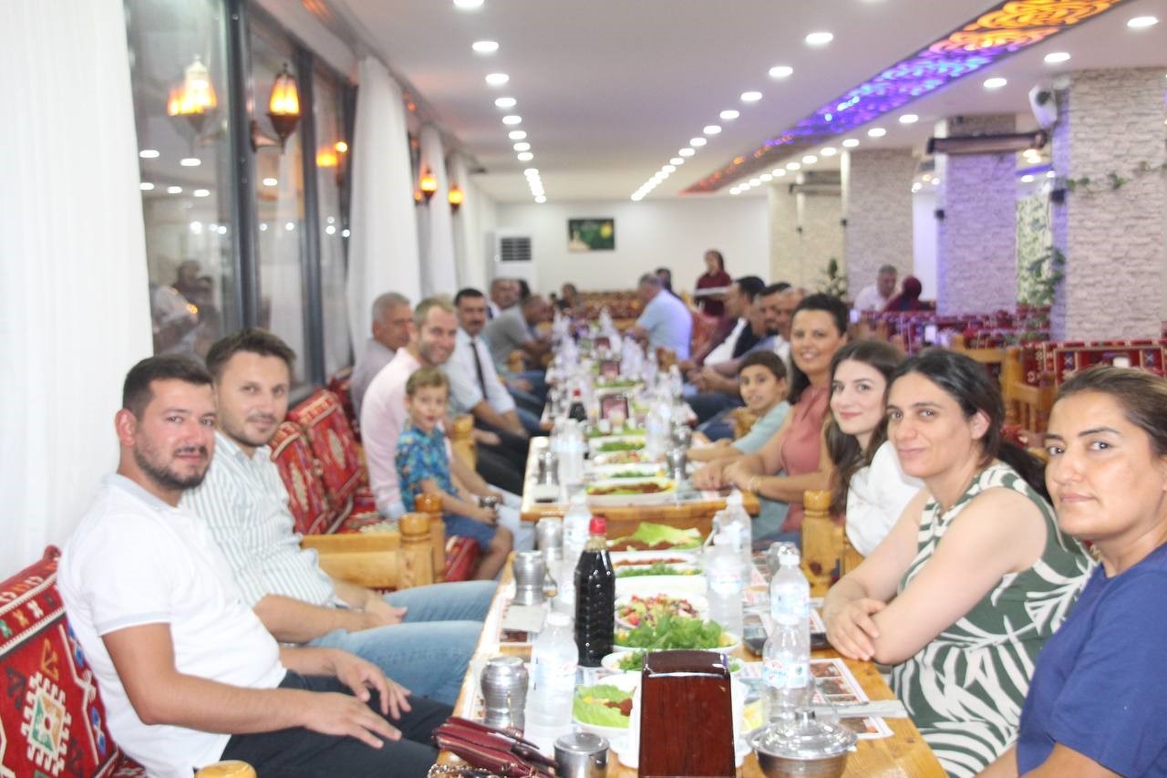 Gümrük müdürüne veda yemeği 