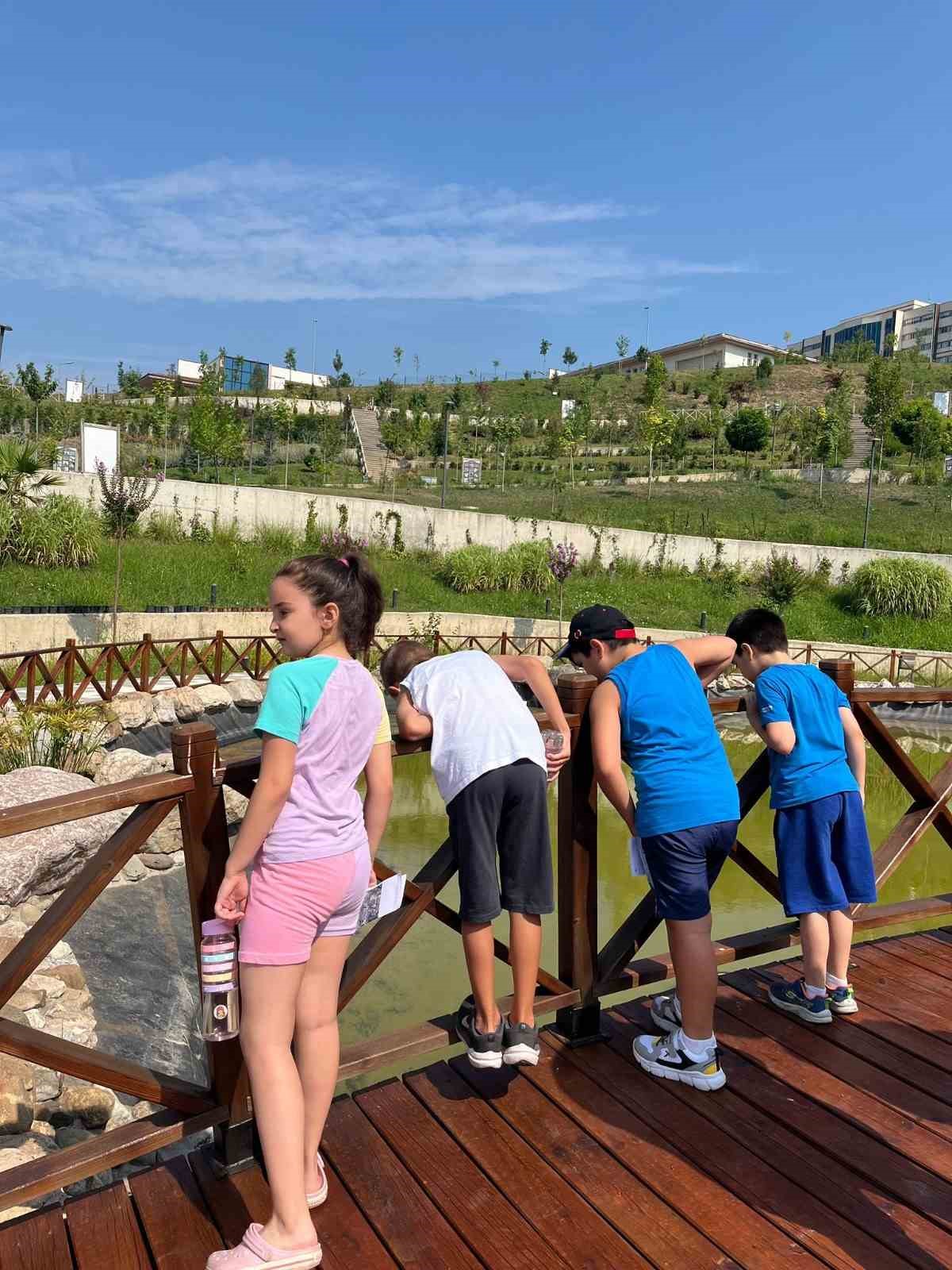 Öğrenciler botanik bahçesinde doğayla buluştu 