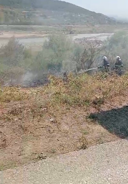 Çaycuma’da çalılık alanda yangın çıktı 