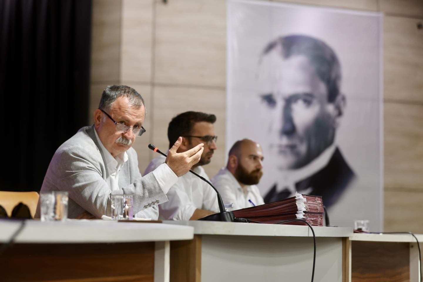 Yunusemre Belediyesi, Ferdi Zeyrek Millet Çarşısı’nı büyükşehire devrediyor 