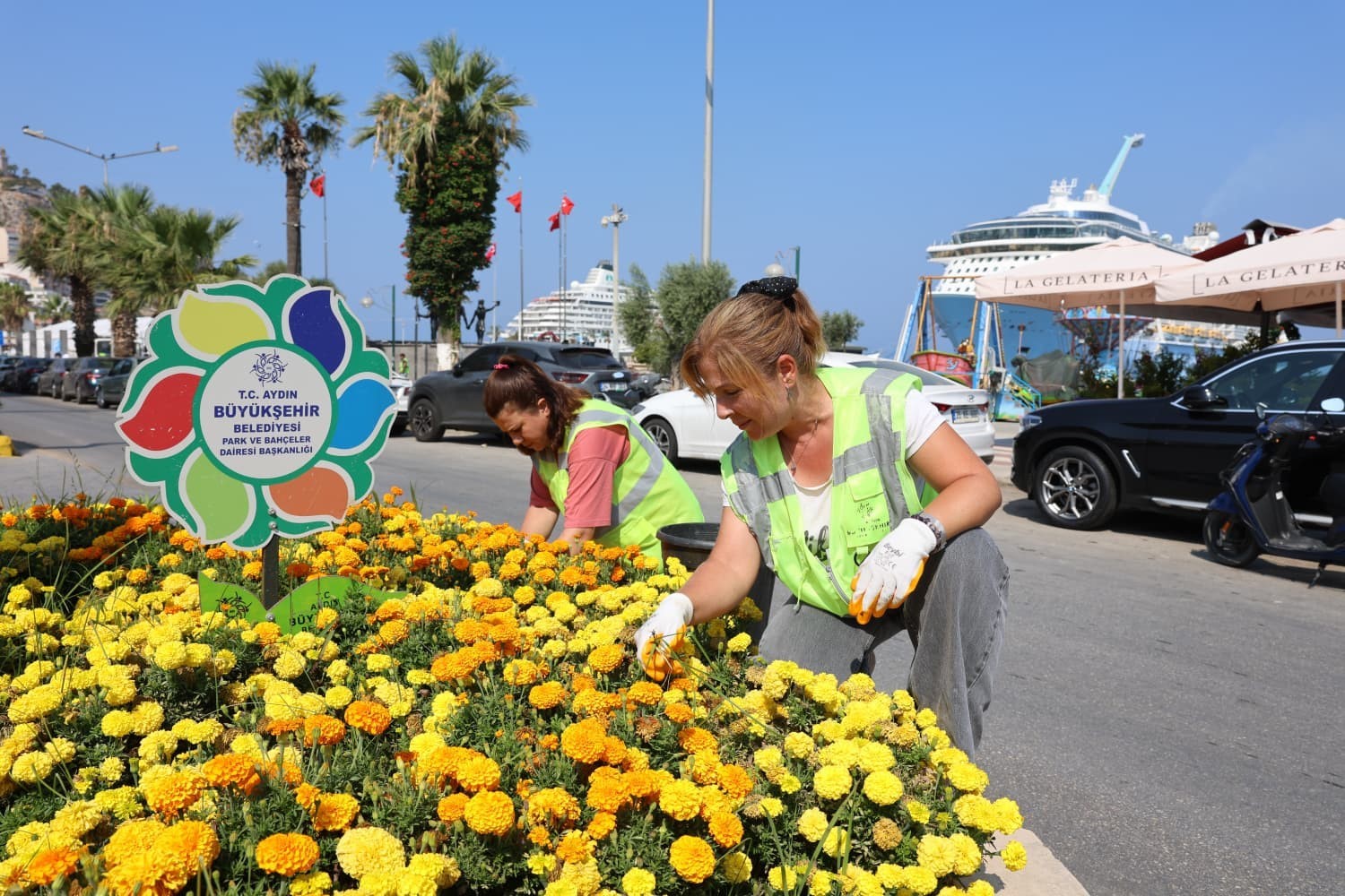 Aydın Büyükşehir, Kuşadası’nda çalışmalarını sürüdürüyor 