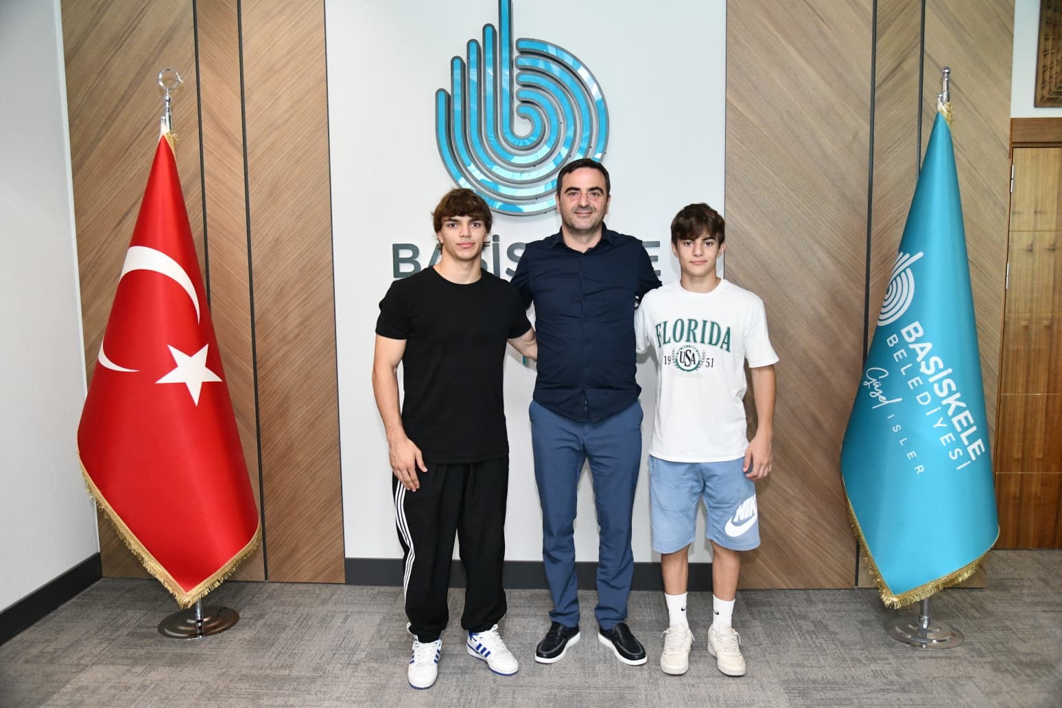 Başkan Özlü başarılı sporcuları ağırladı 