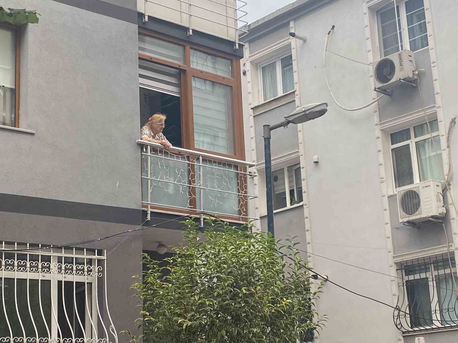 Şişli’deki kozmetik dükkanında çıkan yangında 3 kişi dumandan etkilendi