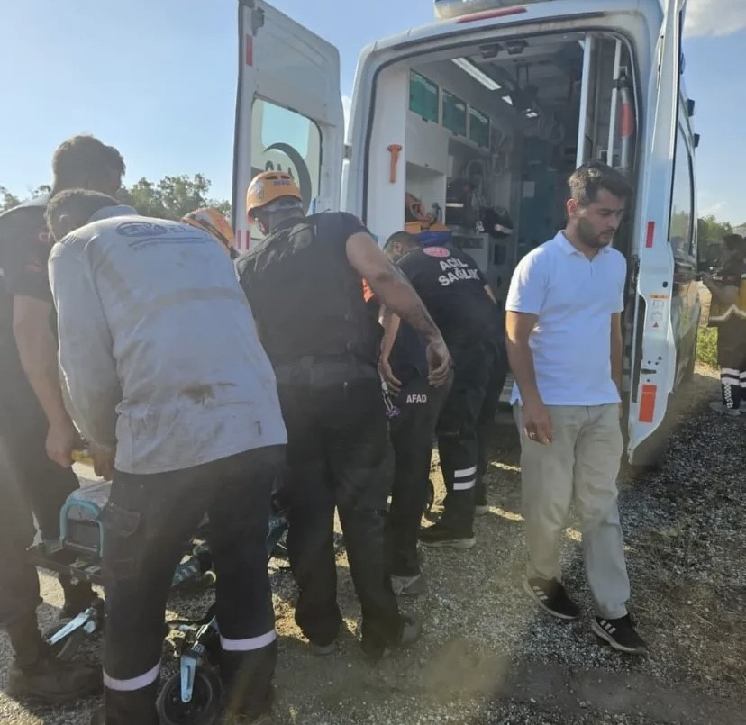Beton mikseri şarampole yuvarlandı: 1 yaralı 