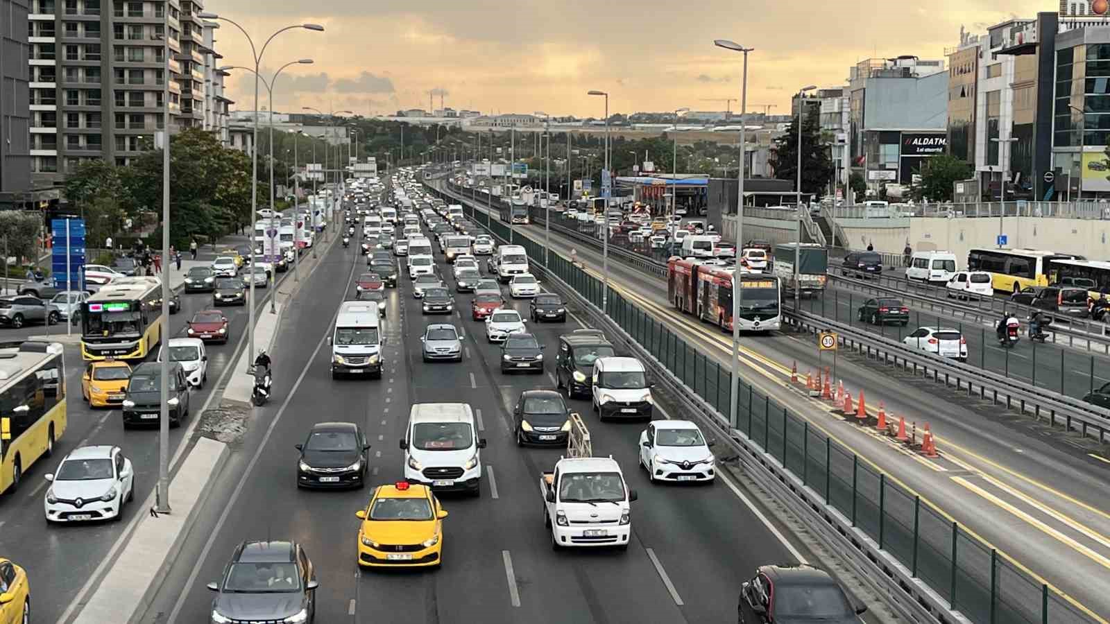 İstanbul’da trafik yoğunluğu yüzde 67’e ulaştı 