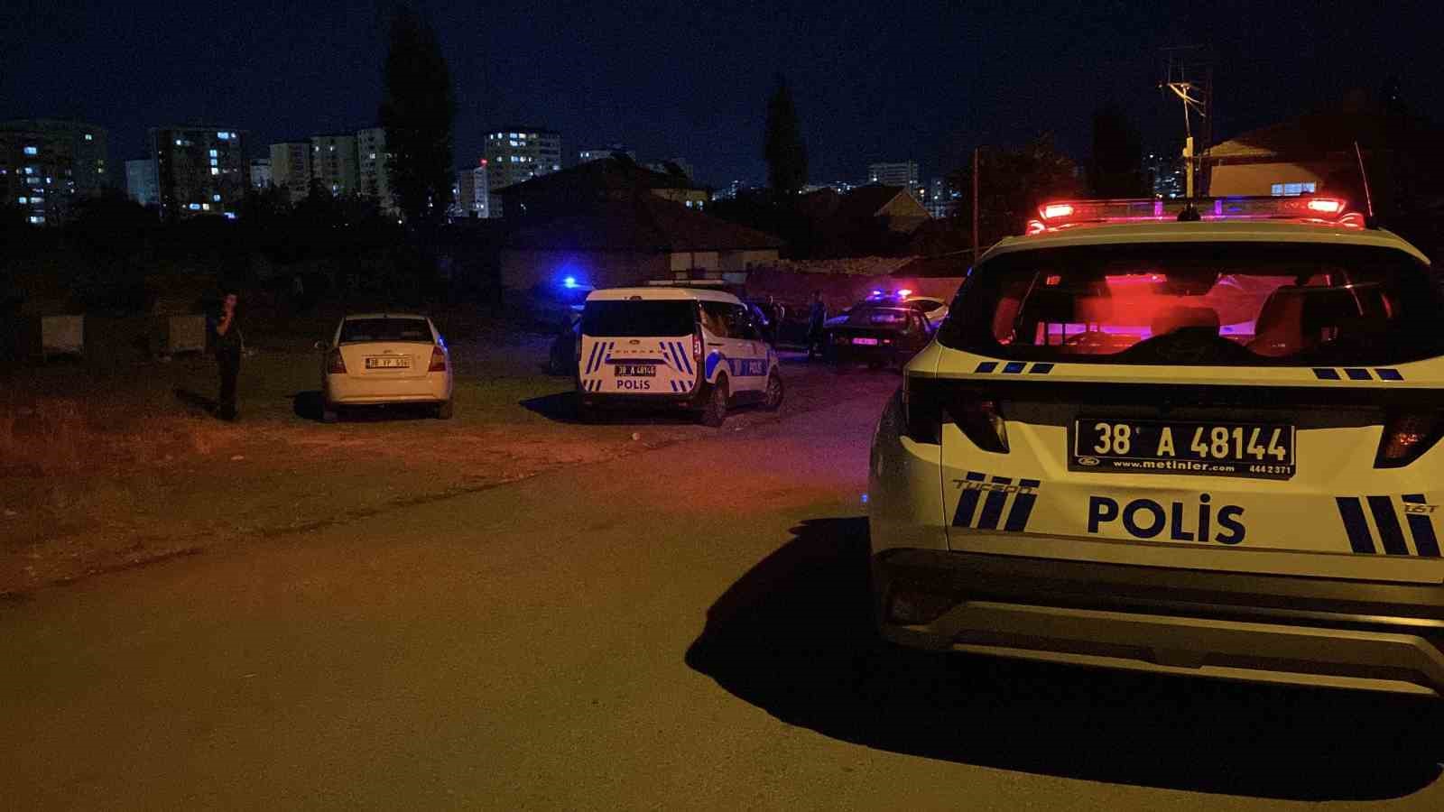 Kayseri’de düğünde taşlı sopalı bıçaklı kavga: 2’si ağır 3 yaralı 