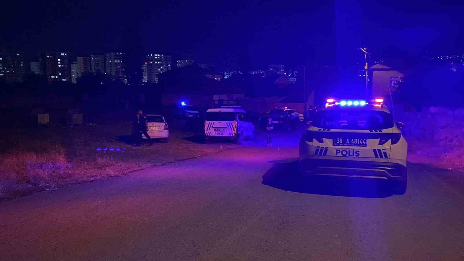 Kayseri’de düğünde taşlı sopalı bıçaklı kavga: 2’si ağır 3 yaralı 