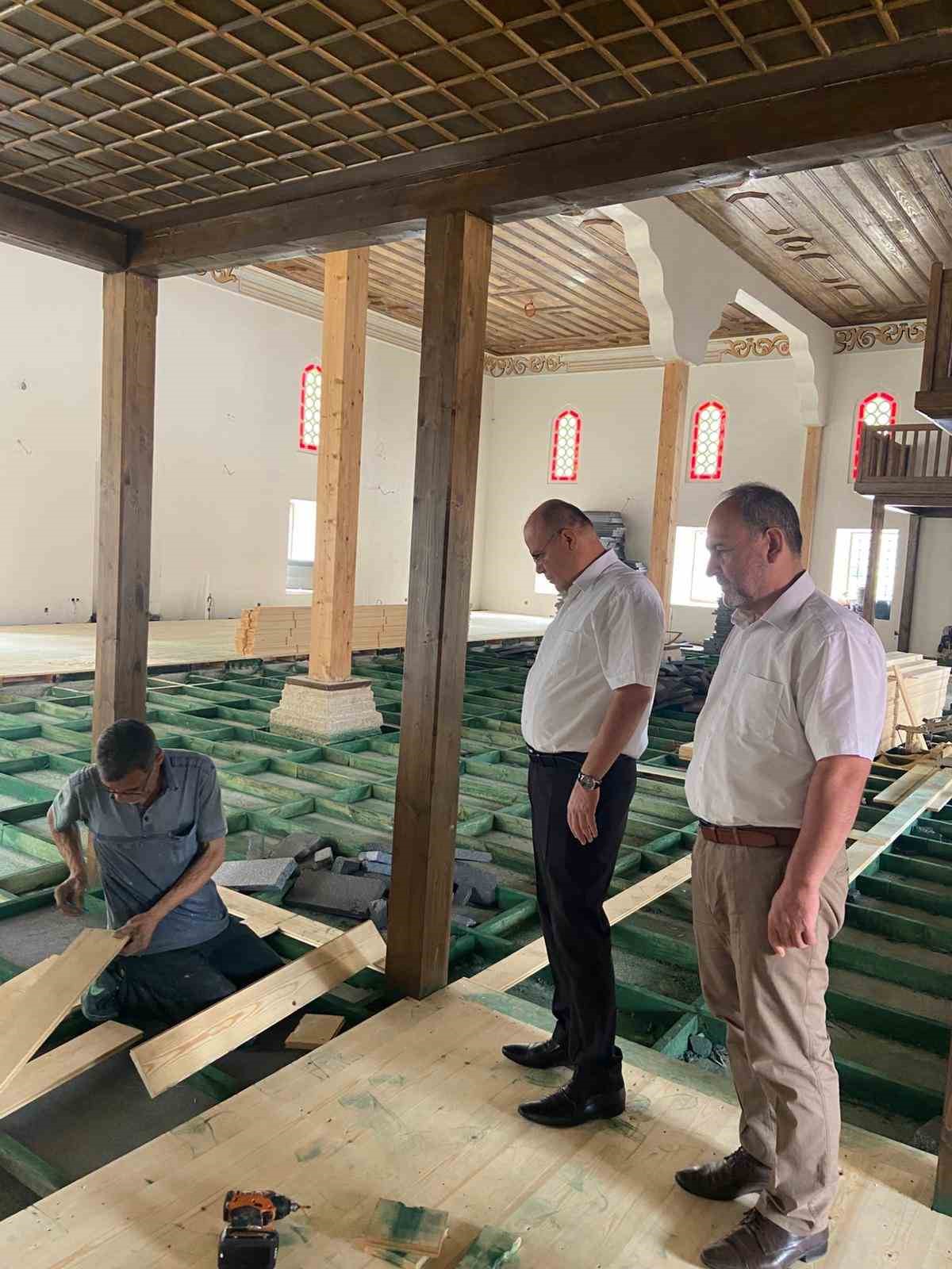 Muradiye Camii’nde restorasyon çalışmaları sürüyor 