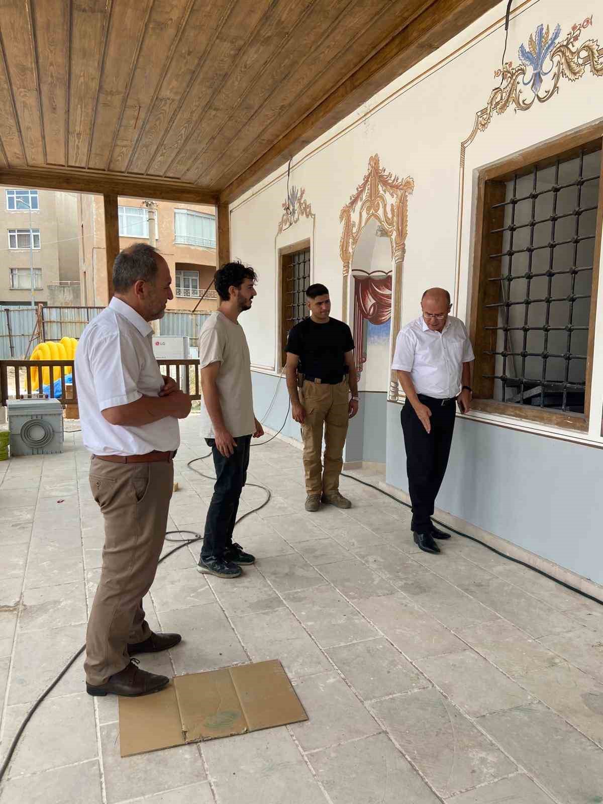 Muradiye Camii’nde restorasyon çalışmaları sürüyor 