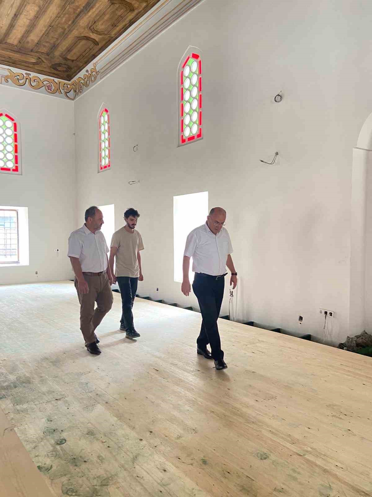 Muradiye Camii’nde restorasyon çalışmaları sürüyor 