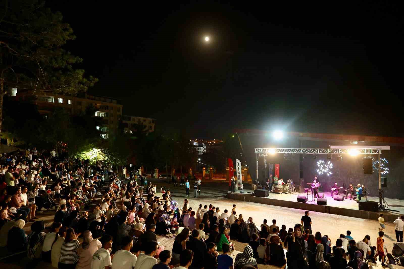 Siirt’te halk konseri coşkusu 