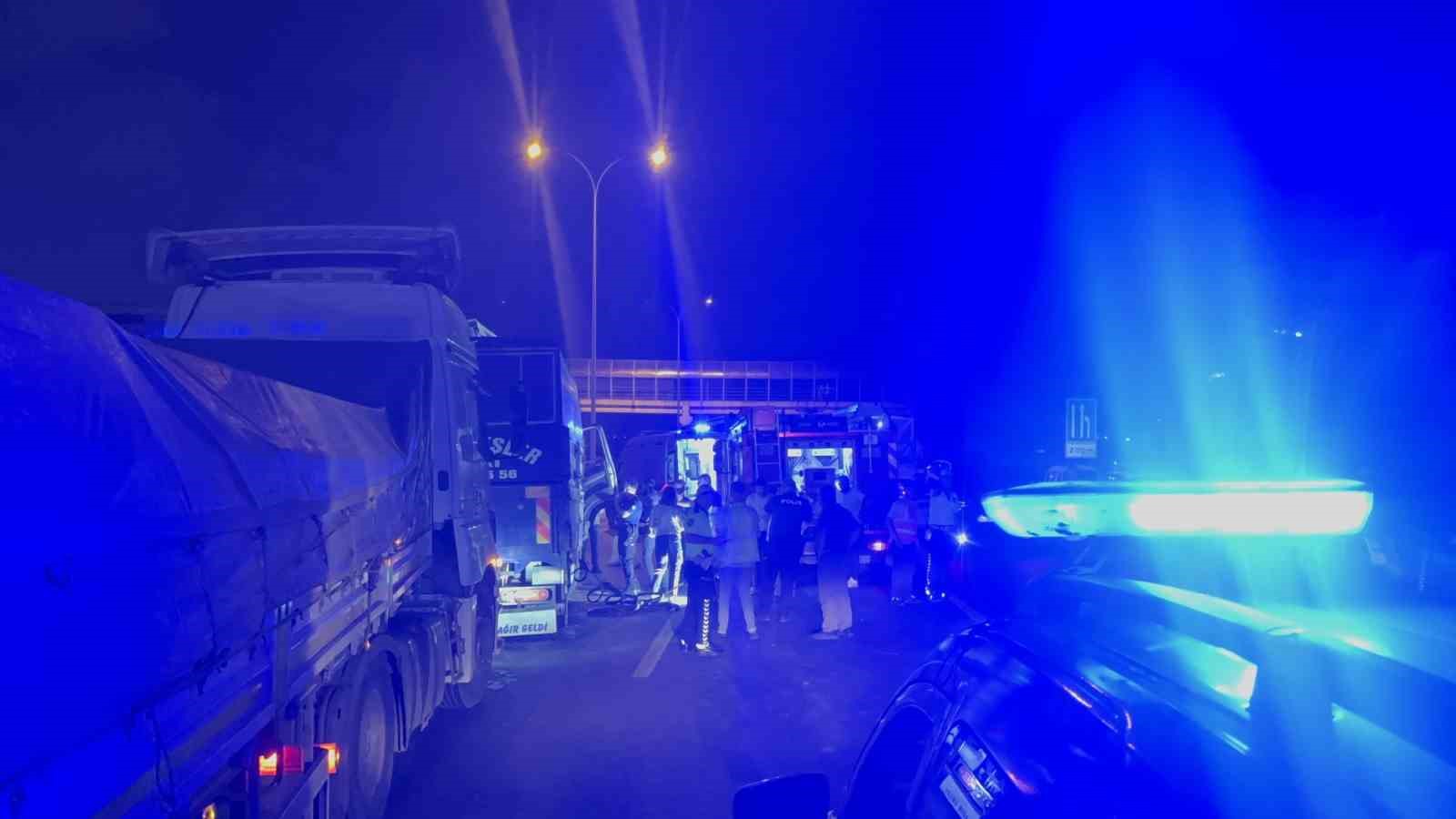 Kocaeli’de 3 araçlı zincirleme kaza: 1 ölü 