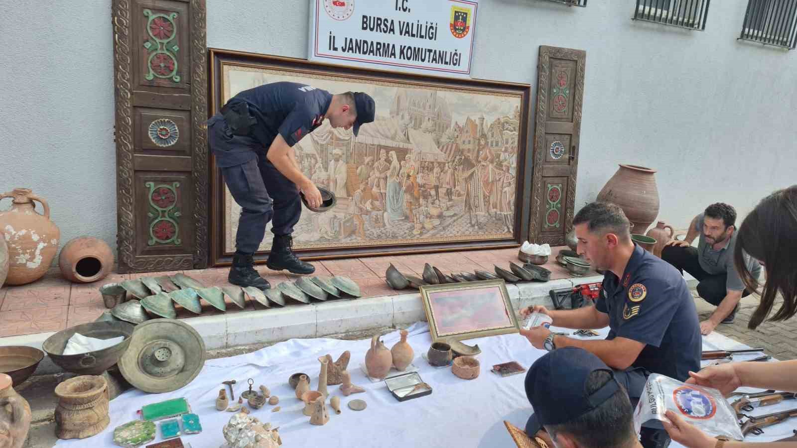 İznik’te jandarma 4.5 milyon dolar değerinde tablo ele geçirdi 