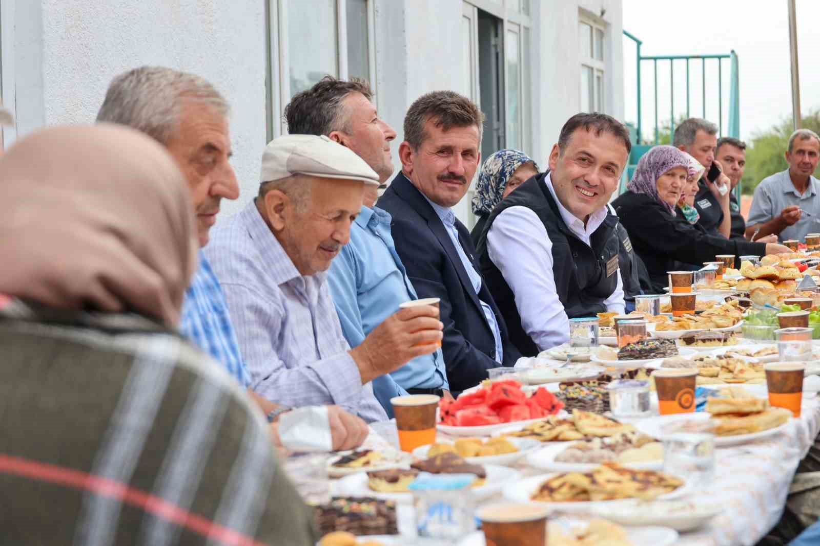 İkizce Köyü sıcak asfalta kavuştu 