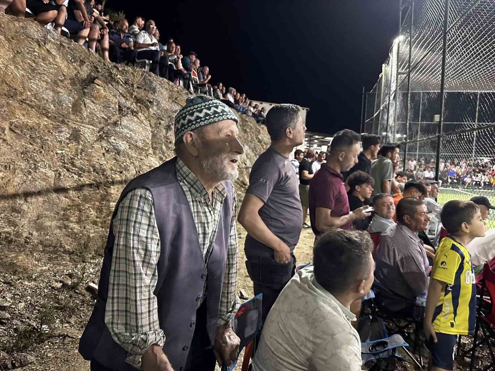 Her yaştan seyirci aynı heyecanı yaşıyor