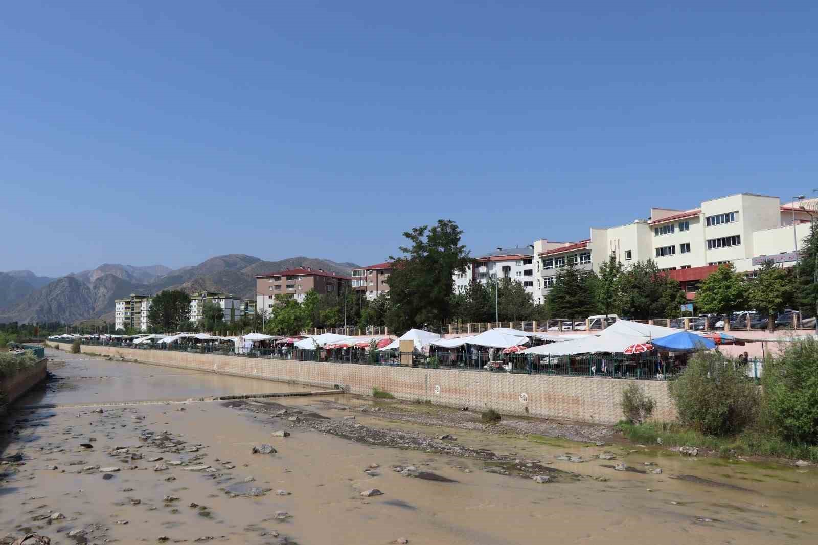 Oltu’da Kapalı Halk Pazarı’nın temeli atıldı 
