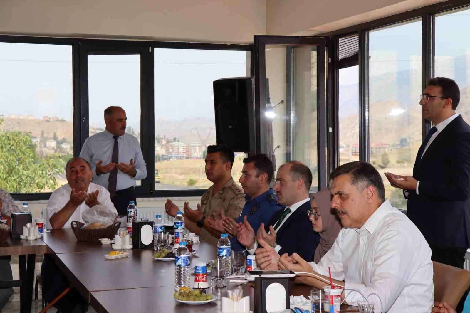 Kuran Kursu öğrencilerine cağ kebabı ikramı 