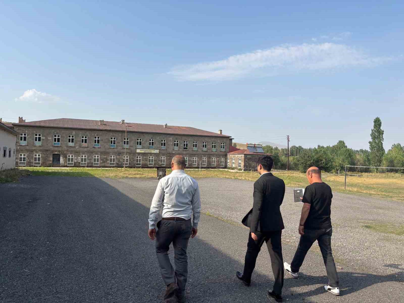 Kaymakam Tutal’dan Cilavuz Köy Enstitüsüne ziyaret 
