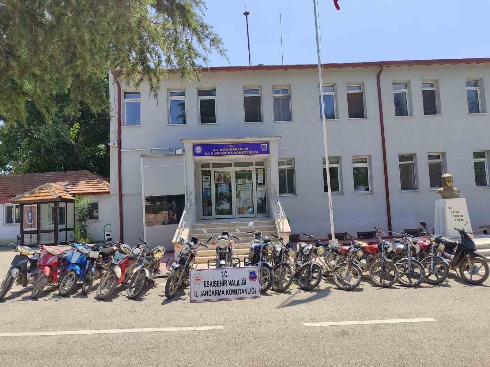Motor, şase numarası değiştirilmiş 16 motosiklet ve 16 şahıs yakalandı