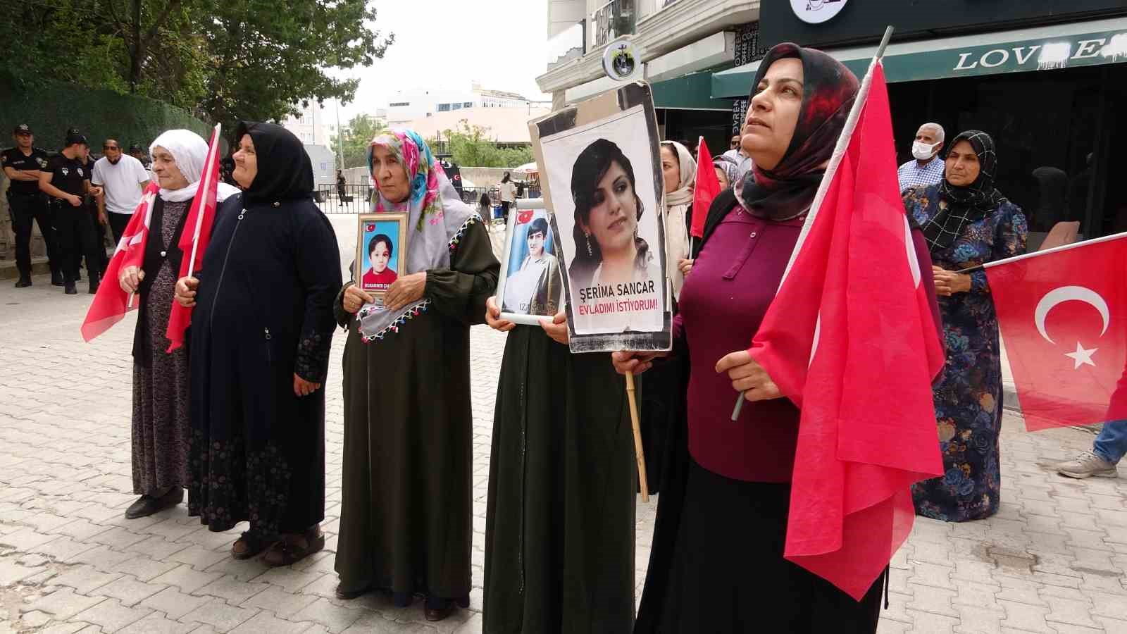 Vanlı anneler, terörsüz Türkiye istiyor 