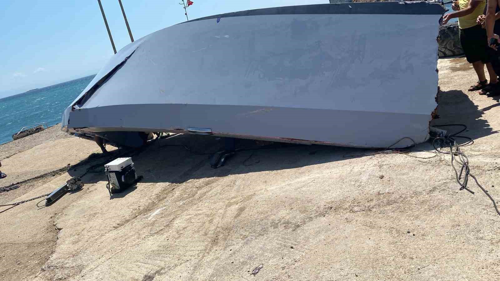 Kazada parçalanan tekne vinçle karaya çıkarıldı: Bilirkişi incelemesi başladı 