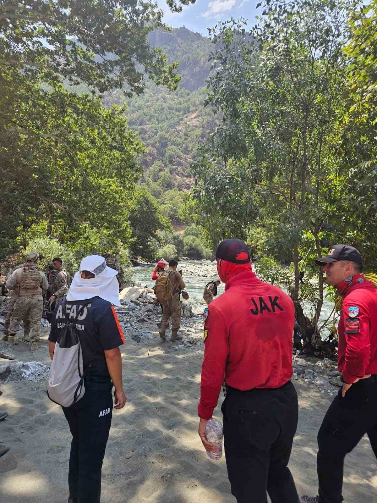 Avaşin Deresi’nde kaybolan çocuğu arama çalışmaları yeniden başladı 