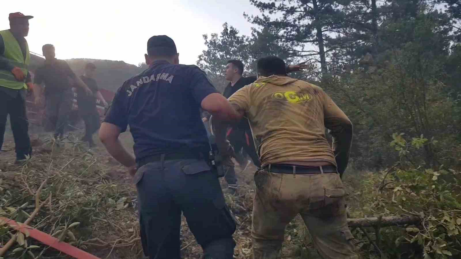 Alevlerin arasında kalmaktan kurtulan işçi, arkadaşlarını göremeyince büyük panik yaşadı 