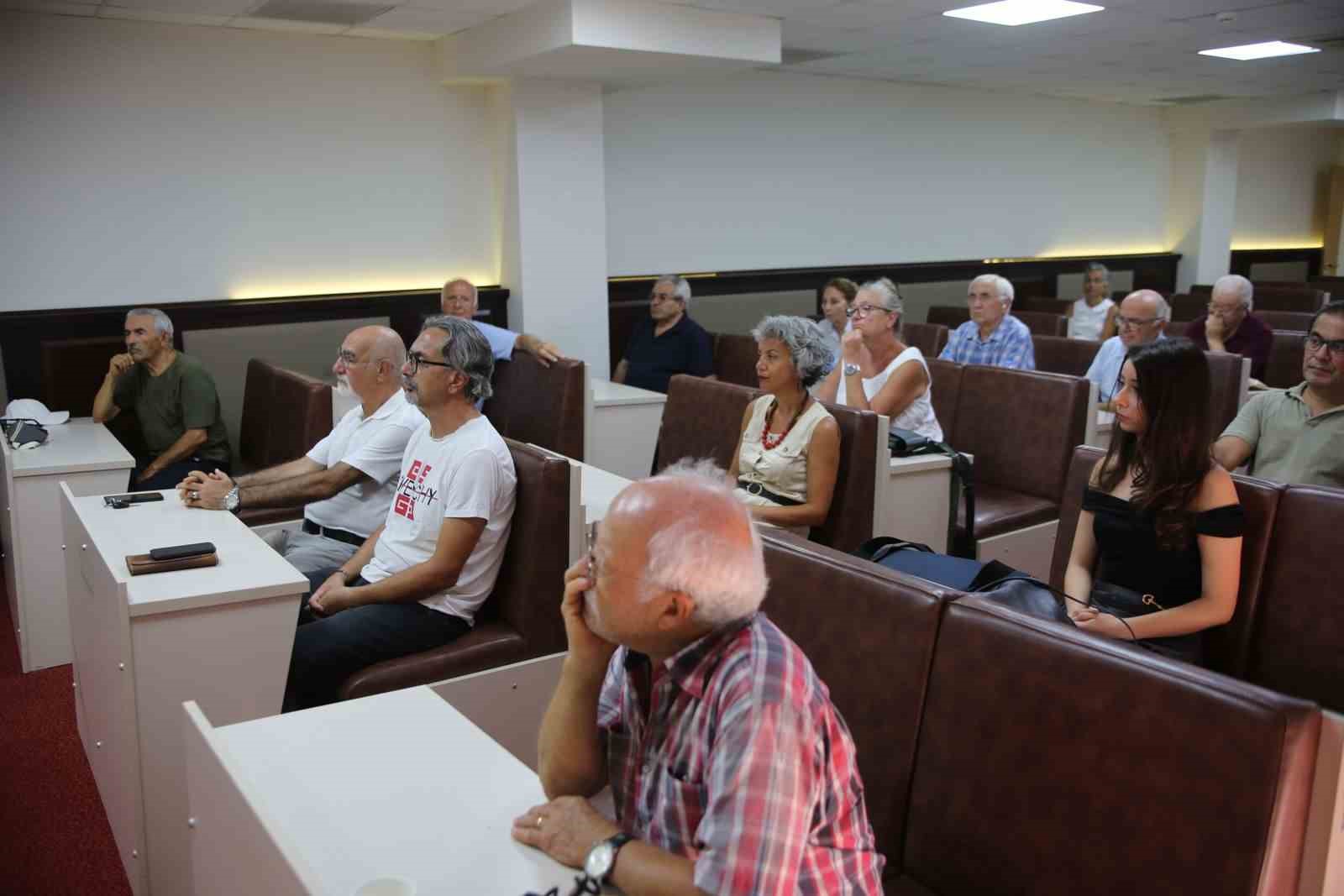 Kuşadası’nda nüfus artışı masaya yatırıldı 