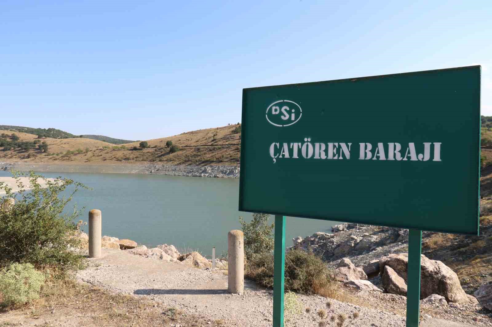 Çatören Barajı’nın gövdesinde dahi su kalmadı 