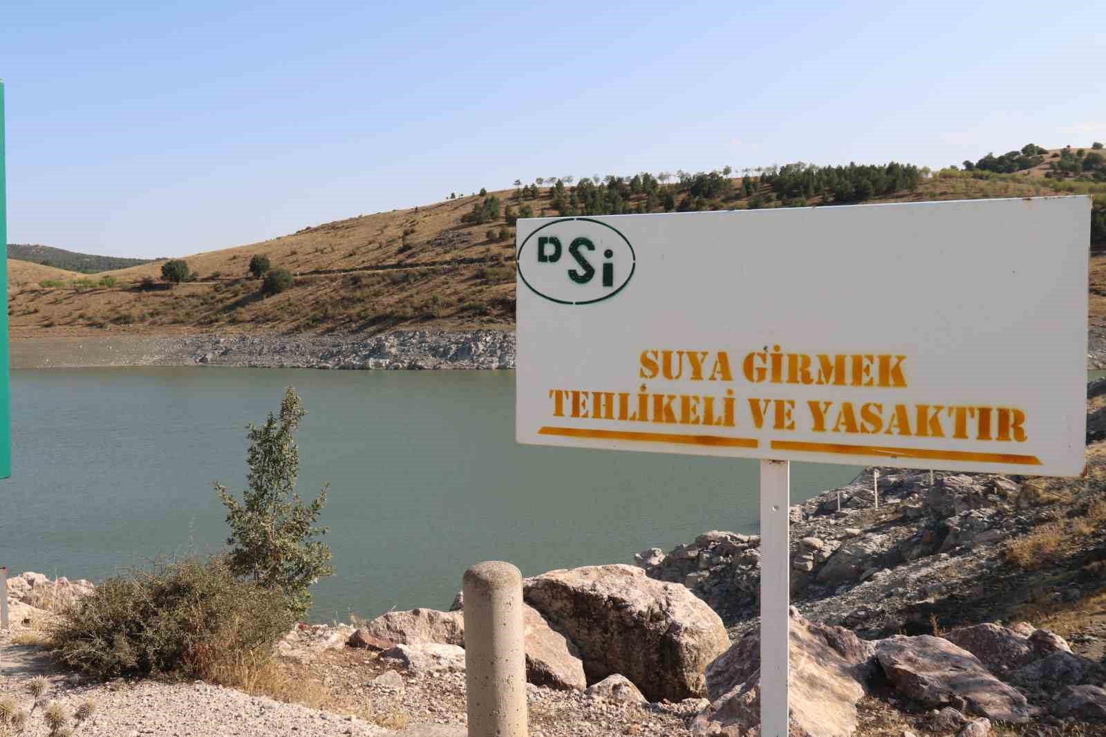 Çatören Barajı’nın gövdesinde dahi su kalmadı 