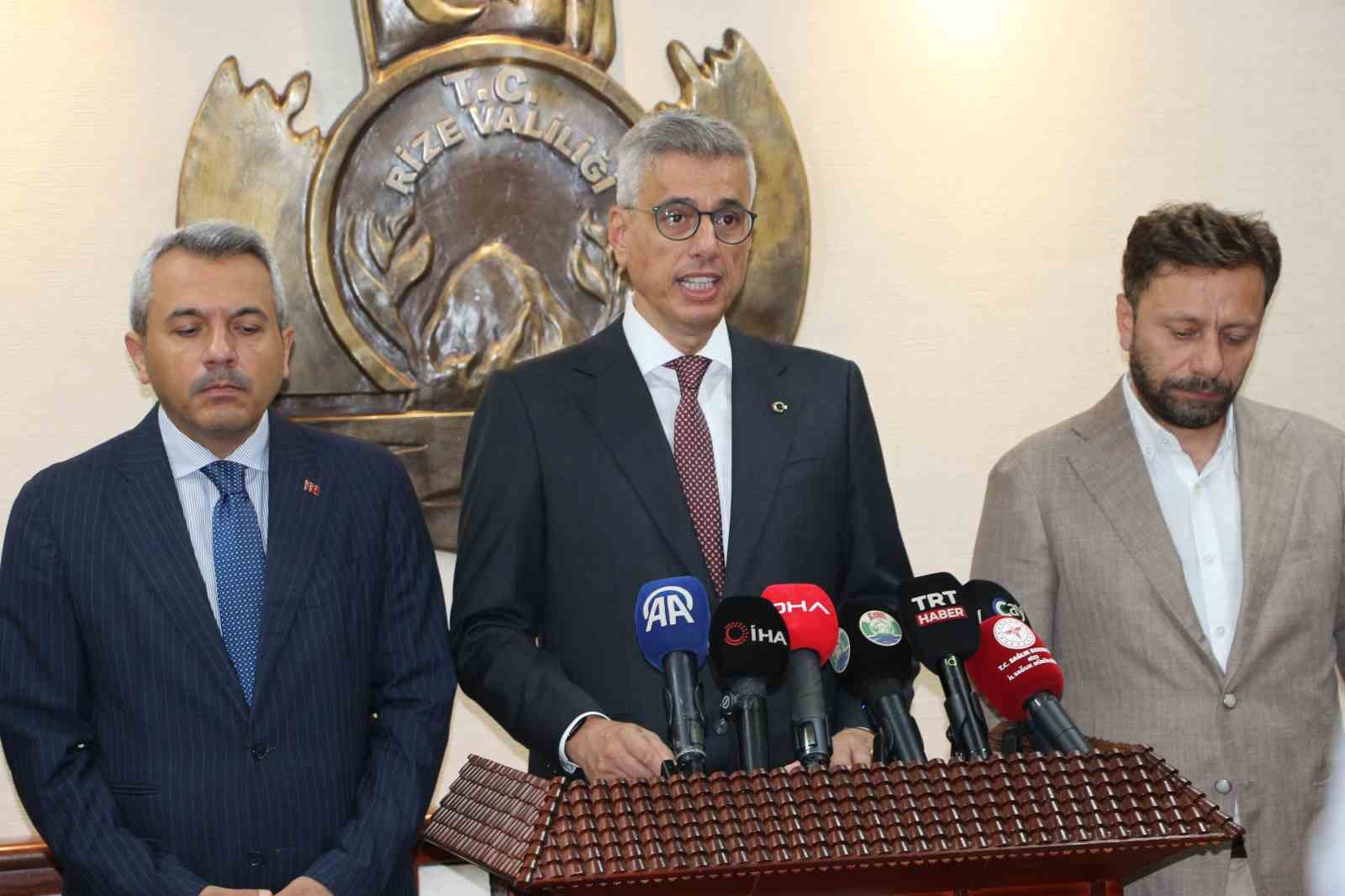 Sağlık Bakanı Kemal Memişoğlu: 