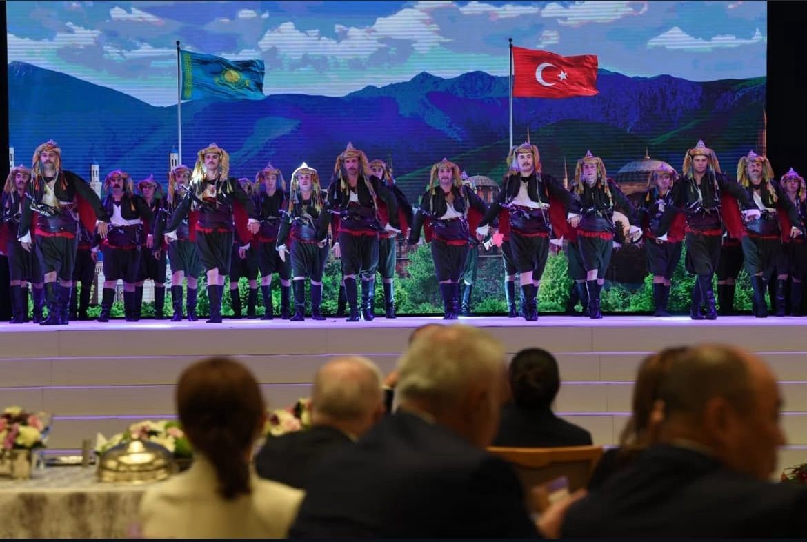 Kütahya halk oyunları ekibi, Cumhurbaşkanlığı davetinde sahne aldı 