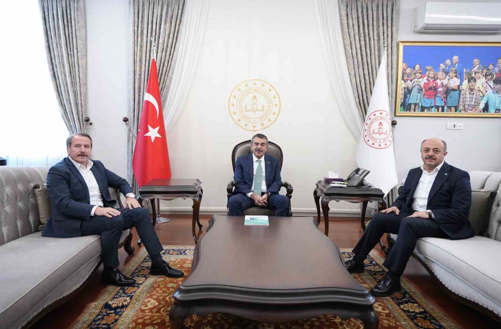 Memur-Sen Genel Başkanı Yalçın’dan Bakan Tekin’e ziyaret 
