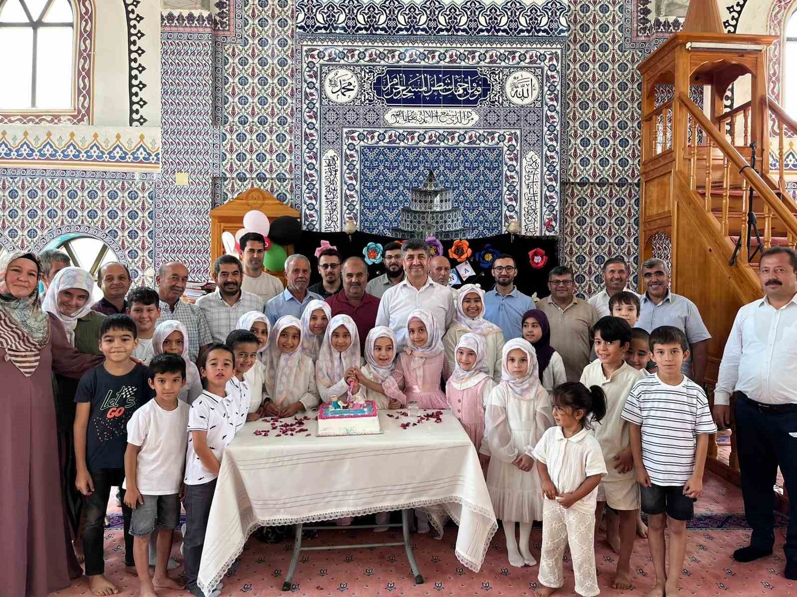 Mersin’de Kur’an Kursu öğrencileri Kur’an’a geçmenin heyecanını yaşadı 