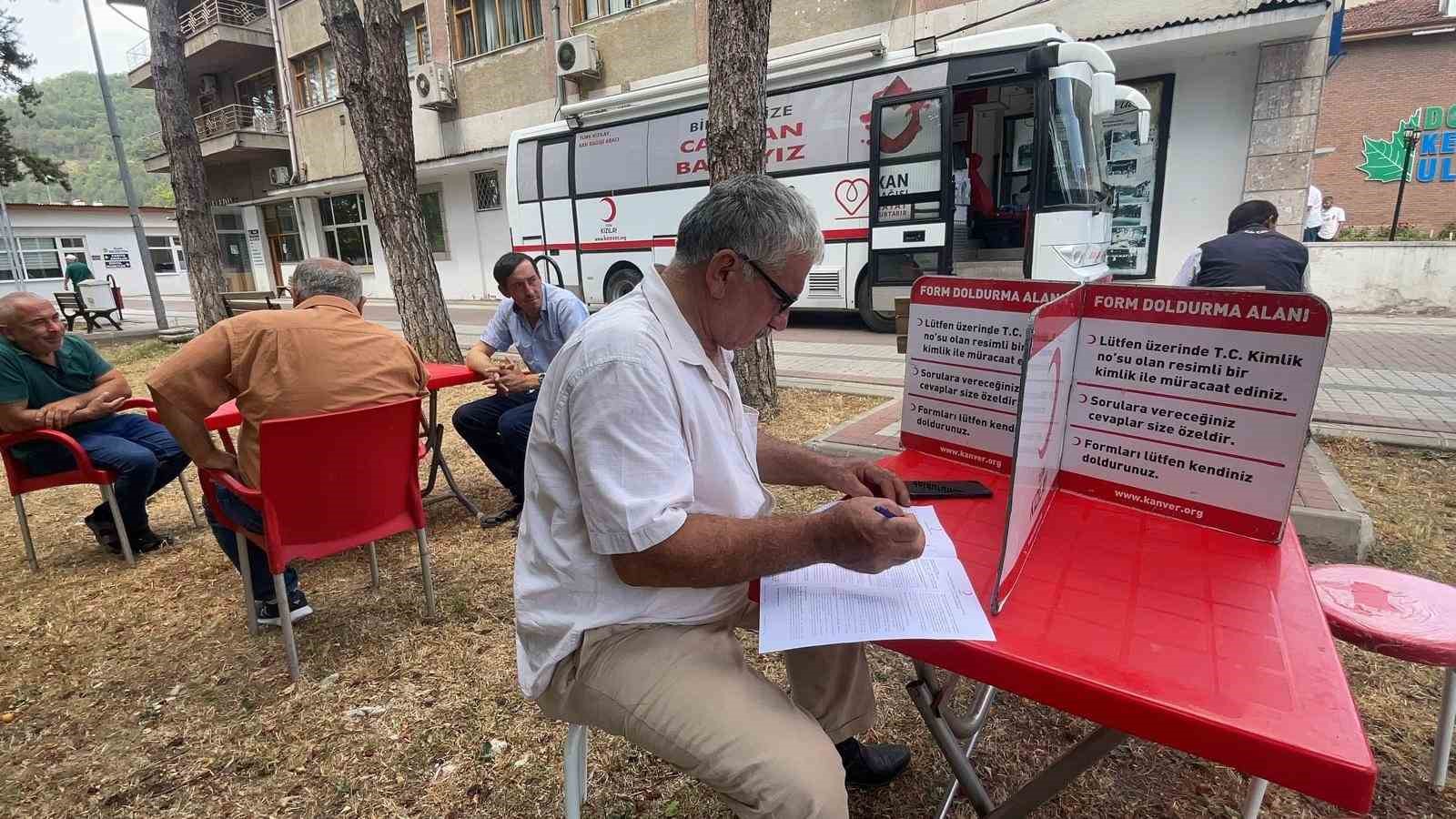 Sporcular güreşti, izleyiciler kan verdi 