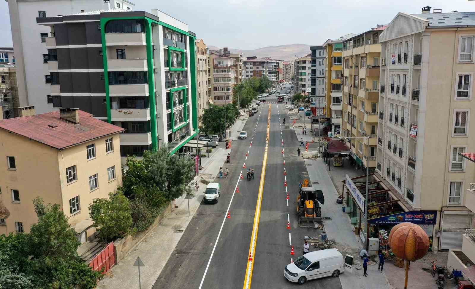 Eski Cezaevi Caddesi yeni görünümüyle trafiğe açıldı 