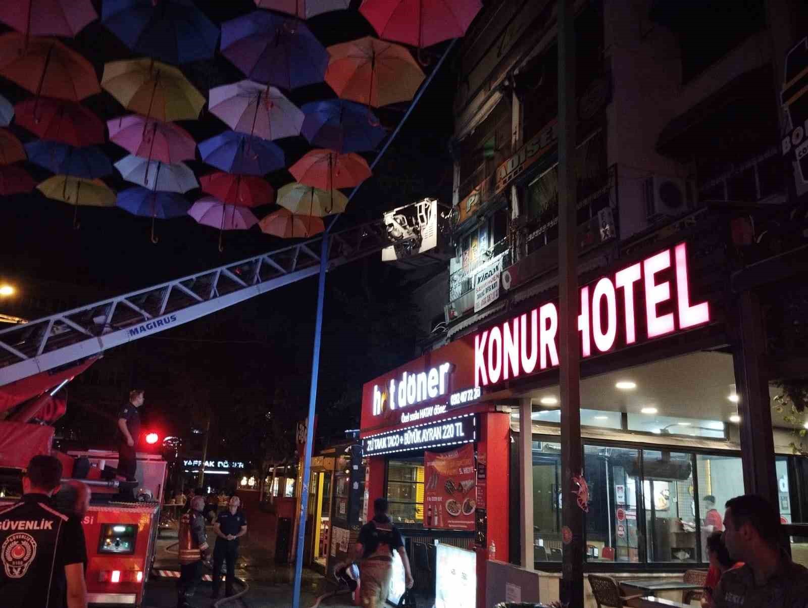 Ankara’da 4 katlı binada yangın çıktı 