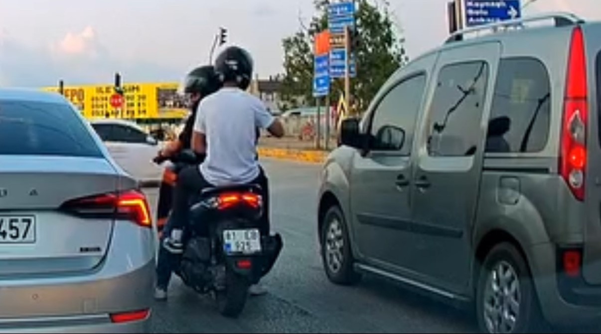 Işık ihlali için buldukları yöntem hem şaşırttı hem güldürdü 