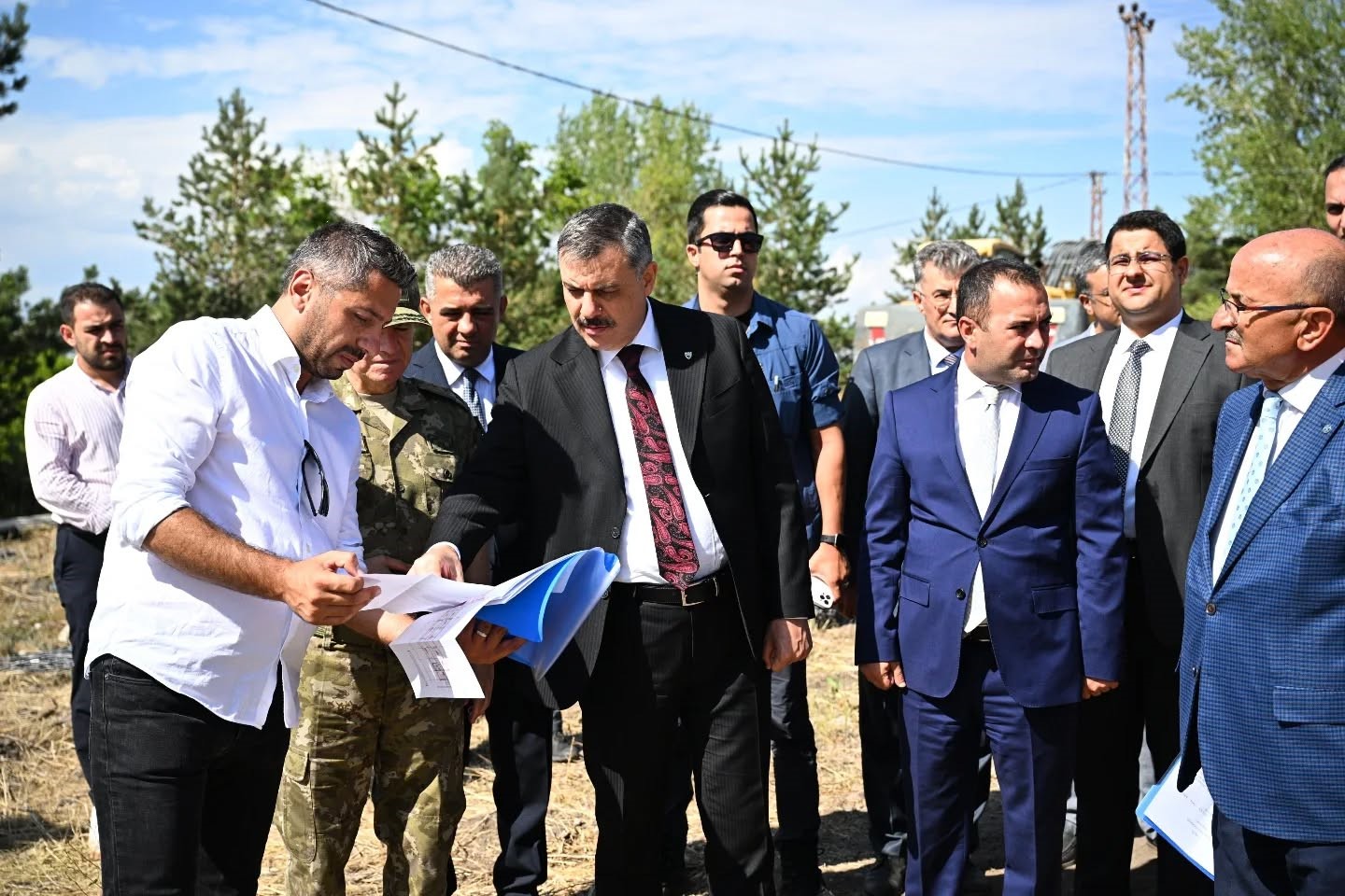 Askeri tesis inşaatlarını incelediler 