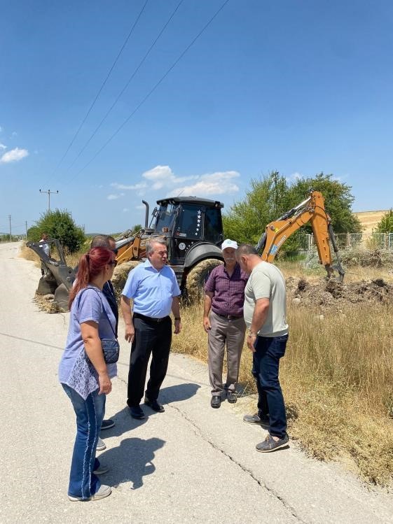 Kaymakam Öztürk, Kandilli Köyü’ndeki altyapı çalışmalarını yerinde inceledi 