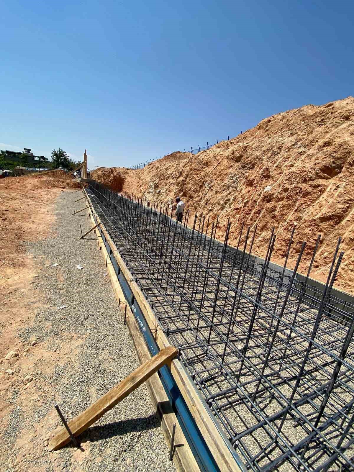 Siirt’te bin 330 metrelik yeni imar yolu çalışması sürüyor 