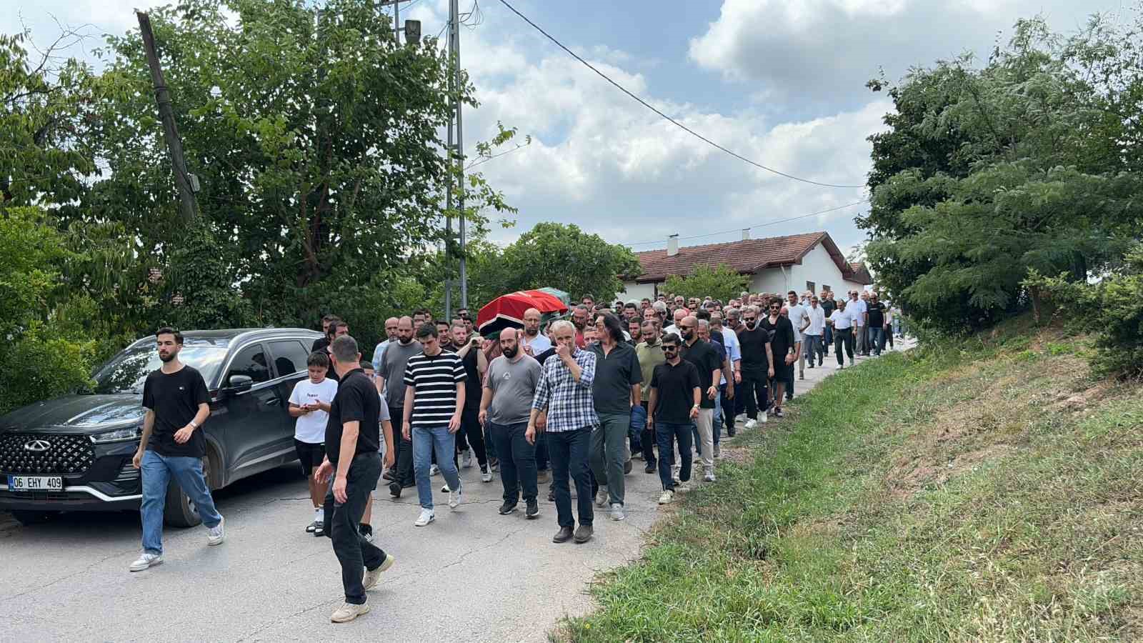 21 gün önce evlenen ve vurgun yiyerek hayatını kaybeden dalgıç son yolculuğuna uğurlandı 