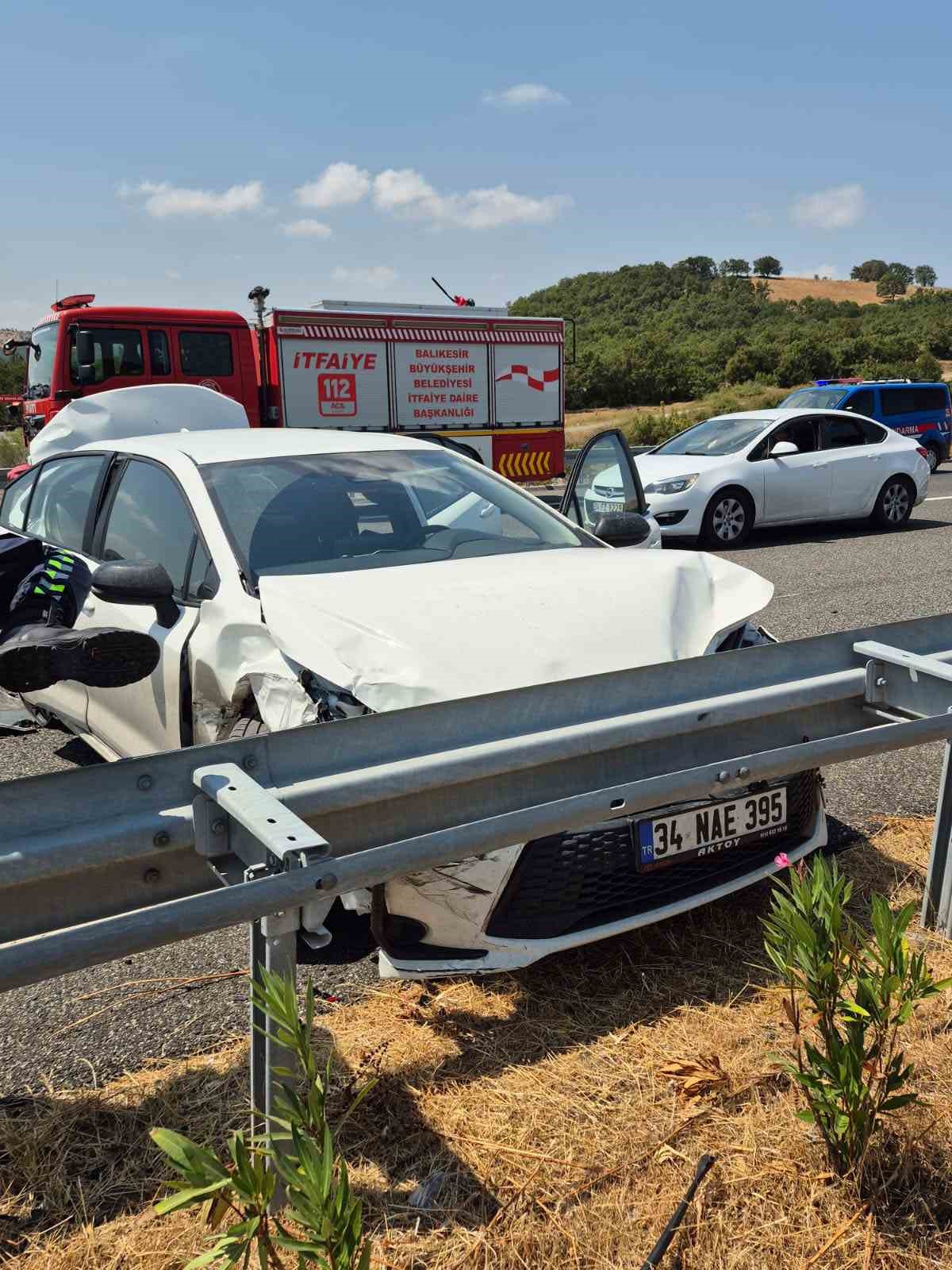 Balıkesir’de otoyolda zincirleme trafik kazası: 8 yaralı 