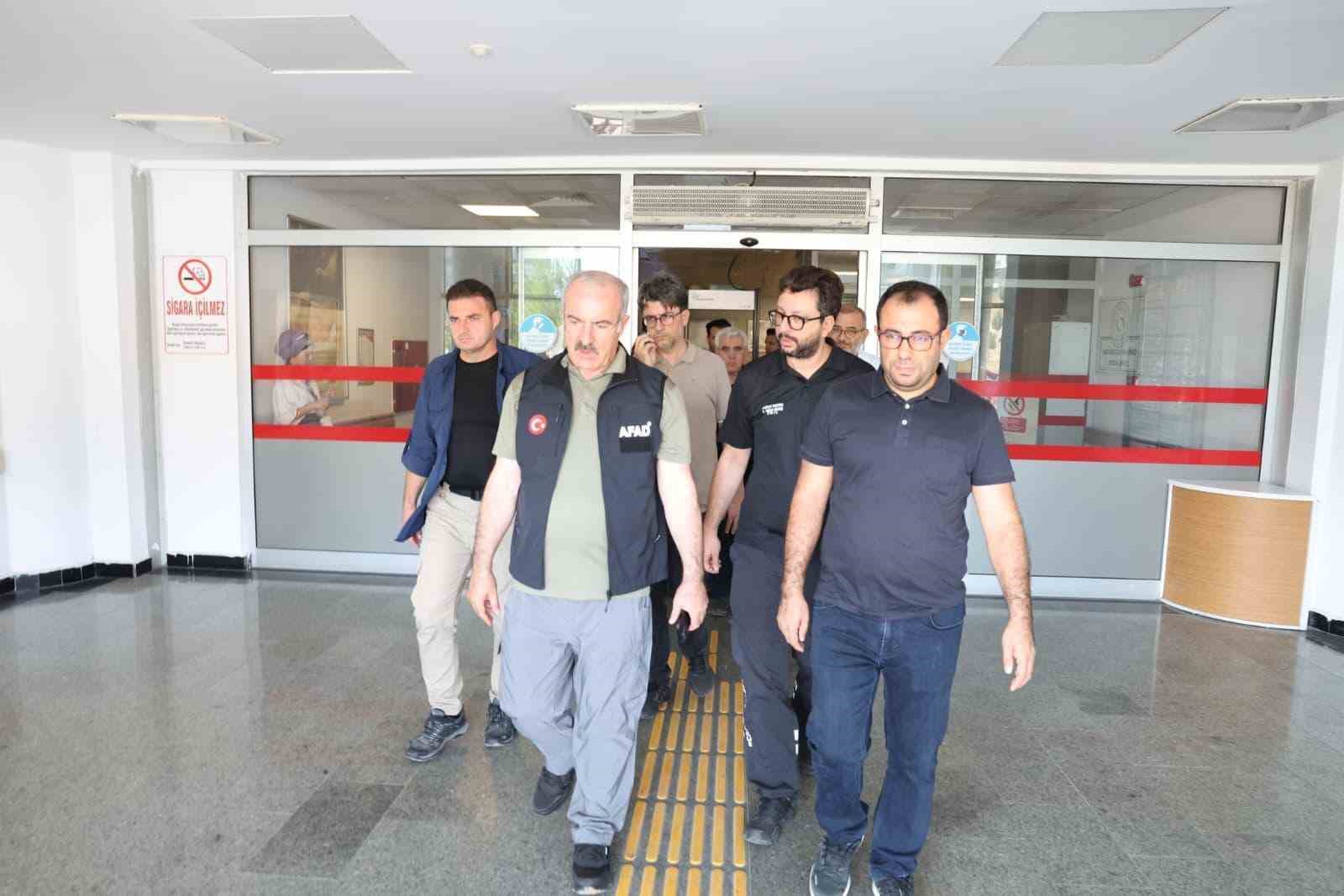 Çanakkale Valisi Toraman, devlet hastanesinde incelemelerde bulundu 